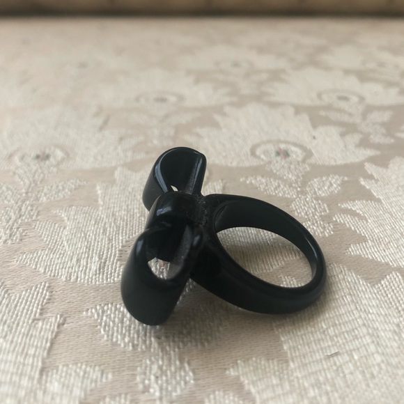 Black Bow Ring - Picture 2 of 5